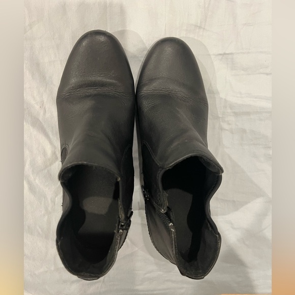 Clarks Black Heeled Boots, size 8 - Picture 3 of 11